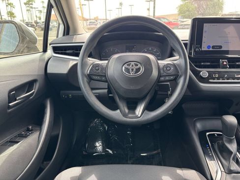Used 2025 Toyota Corolla LE FWD image 31