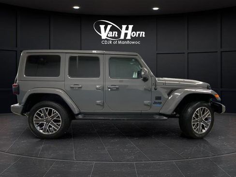 Used 2022 Jeep Wrangler Unlimited Sahara image 8