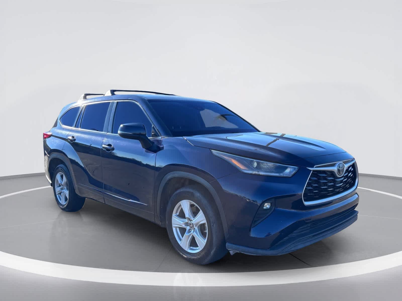 Used 2021 Toyota Highlander LE FWD image 9