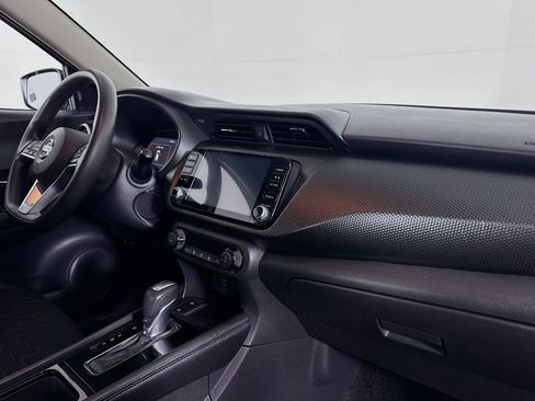 Used 2021 Nissan Kicks SV image 29