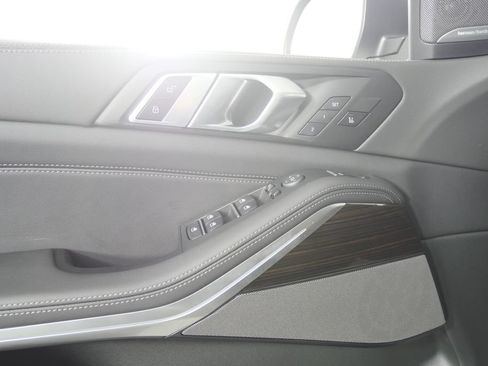 Used 2026 BMW X5 xDrive40i AWD/4WD image 8