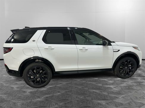New 2025 Land Rover Discovery Sport Dynamic SE image 6