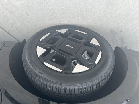 Used 2026 Kia Carnival EX FWD image 35