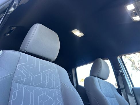 Used 2016 Toyota Tacoma TRD Sport image 15