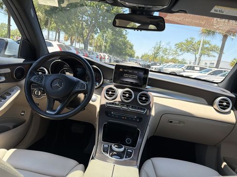 Used 2018 Mercedes-Benz GLC 300 image 30