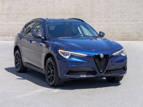 Used 2020 Alfa Romeo Stelvio Sprint w/ Nero Edizione image 3