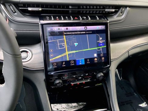 Certified 2024 Jeep Grand Cherokee Overland w/ Trailer Tow Package image 5