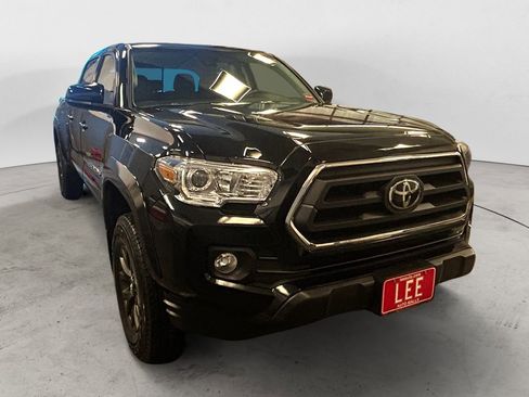 Certified 2022 Toyota Tacoma SR5 image 5