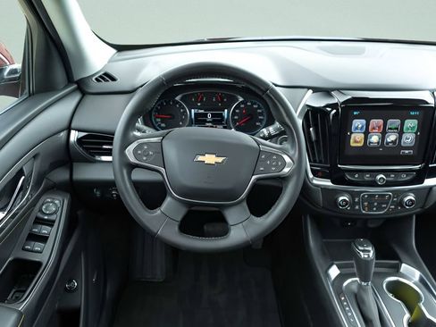 Used 2019 Chevrolet Traverse LT w/ LT Premium Package AWD/4WD image 18