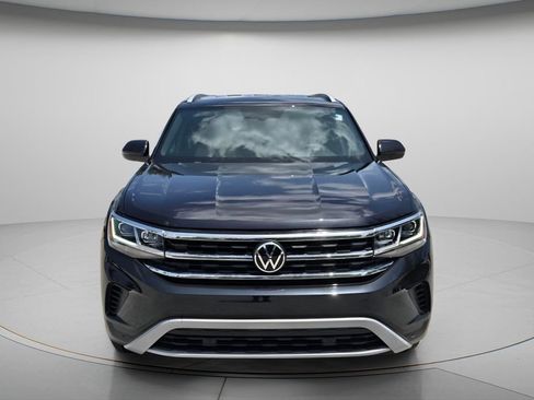 Certified 2022 Volkswagen Atlas Cross Sport SE w/ Black Wheel Package FWD image 4