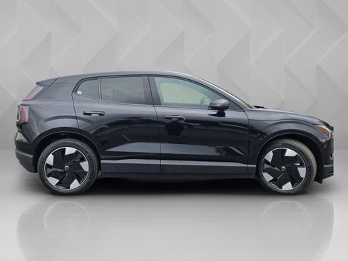 Used 2025 Volvo EX30 Plus w/ Protection Package Premier AWD/4WD image 7