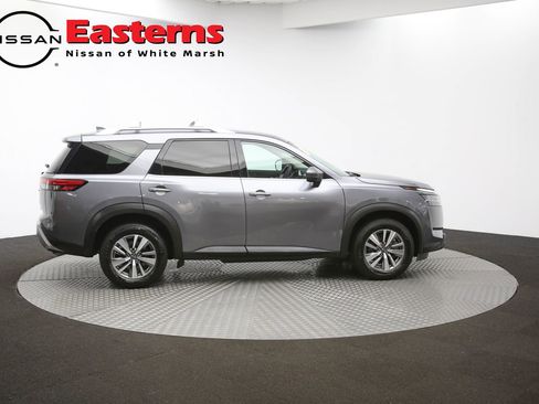 Used 2023 Nissan Pathfinder SL AWD/4WD image 43