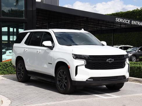 Used 2024 Chevrolet Tahoe RST w/ Sport Performance Package image 2