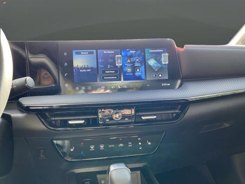 New 2026 Nissan Kicks SR w/ Cold Weather Package image 8