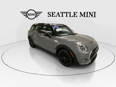 Used 2019 MINI Cooper Clubman S w/ Premium Package image 2