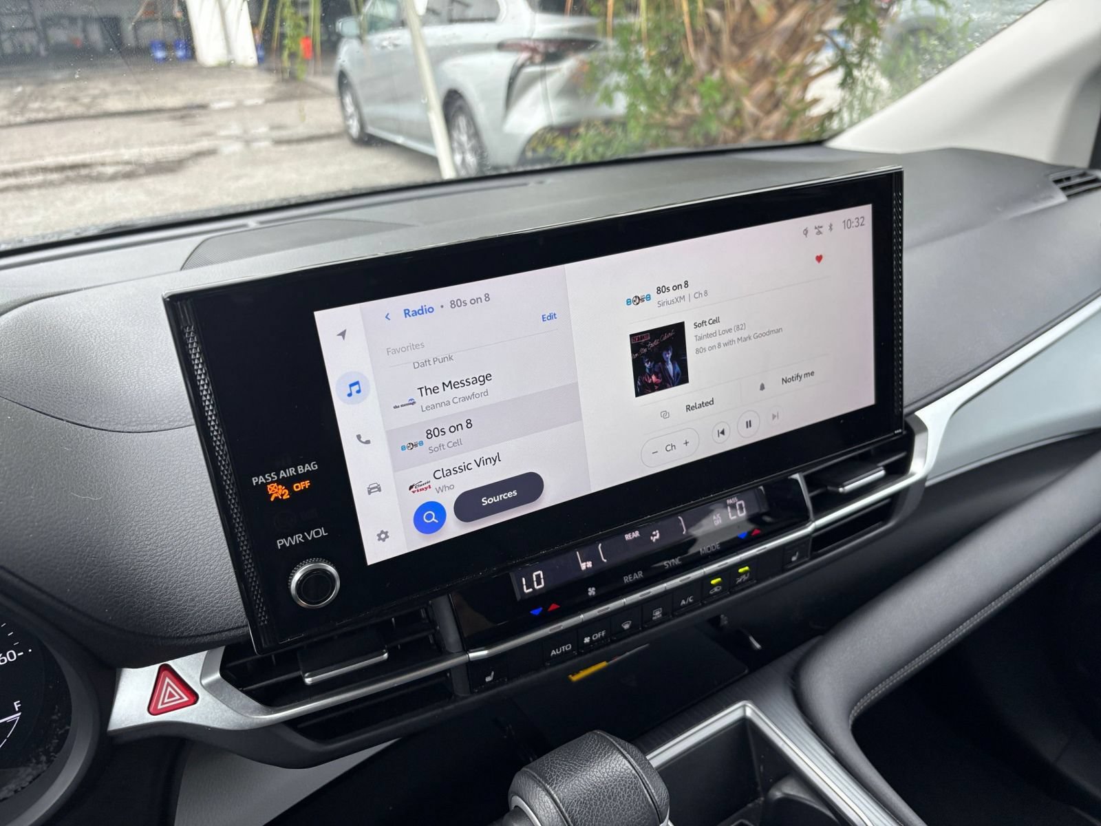 Used 2025 Toyota Sienna XLE FWD image 20