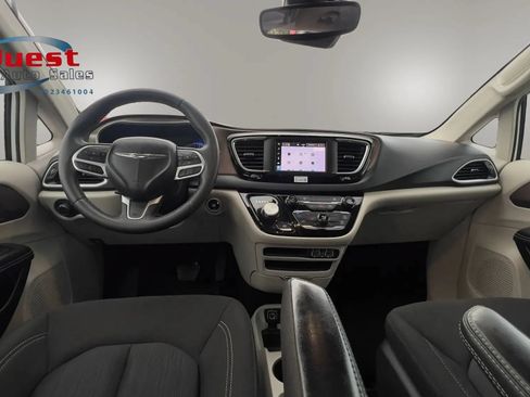 Used 2024 Chrysler Voyager LX FWD image 29