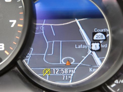 Used 2016 Porsche Cayenne Platinum Edition image 30