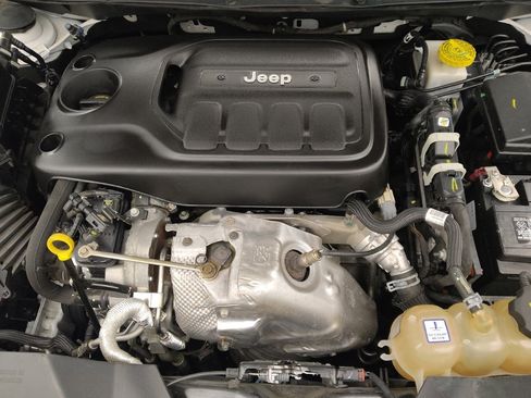 Used 2019 Jeep Cherokee Latitude Plus image 30