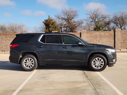 Used 2018 Chevrolet Traverse LT image 5