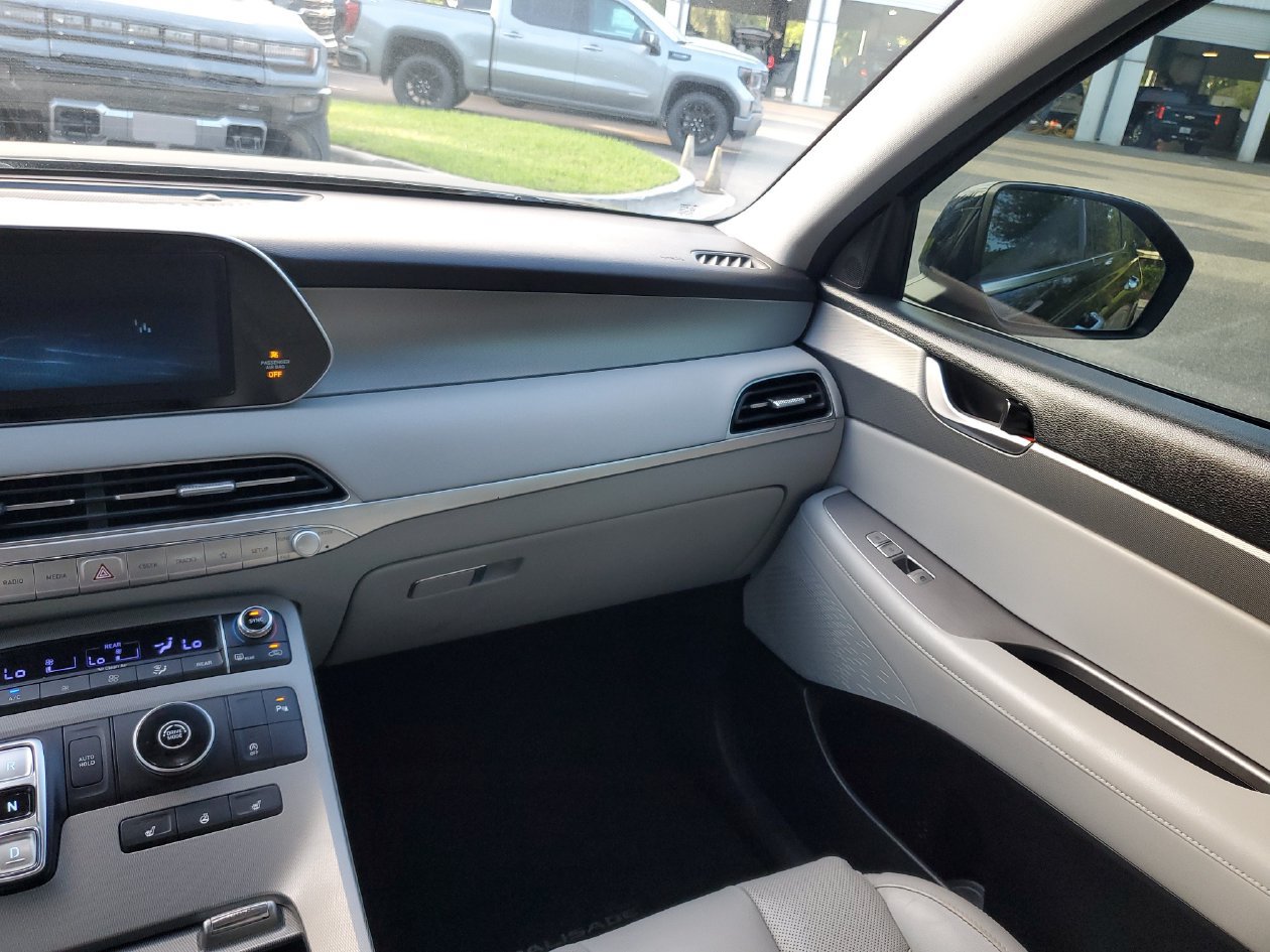 Used 2022 Hyundai Palisade SEL w/ 8P Bench Seat Package FWD image 14
