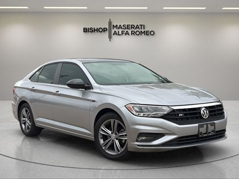 Used 2020 Volkswagen Jetta R-Line w/ R-Line Cold Weather Package FWD image 1