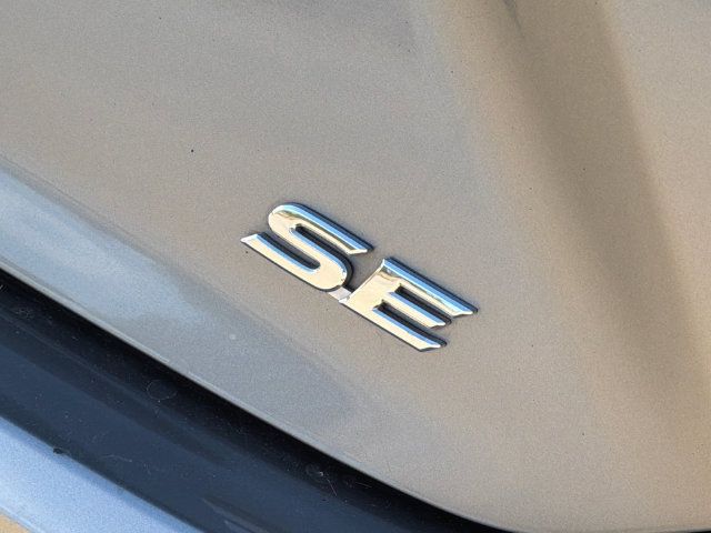 Used 2025 Toyota Camry SE w/ Convenience Package FWD image 10