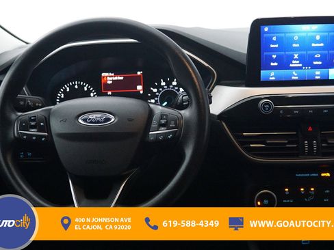 Used 2022 Ford Escape SE image 4