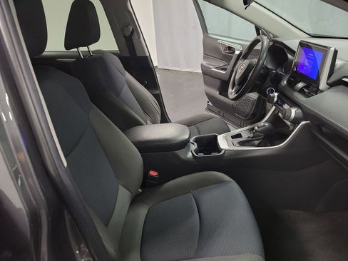 Used 2023 Toyota RAV4 LE AWD/4WD image 22
