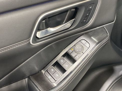 Used 2024 Nissan Rogue Platinum image 15