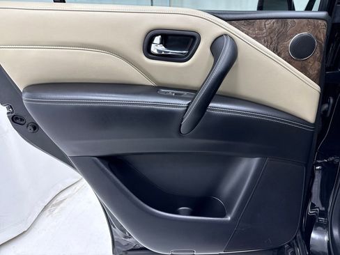 Used 2024 INFINITI QX80 Premium Select w/ All-Season Package image 18