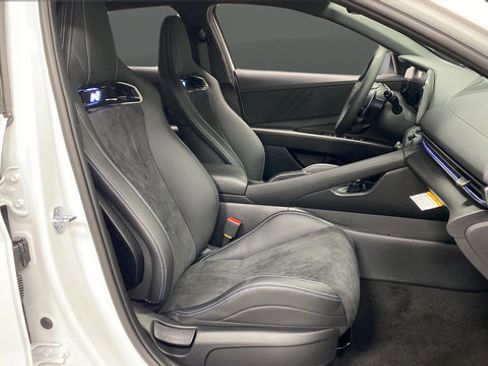 New 2026 Hyundai Elantra N FWD image 25