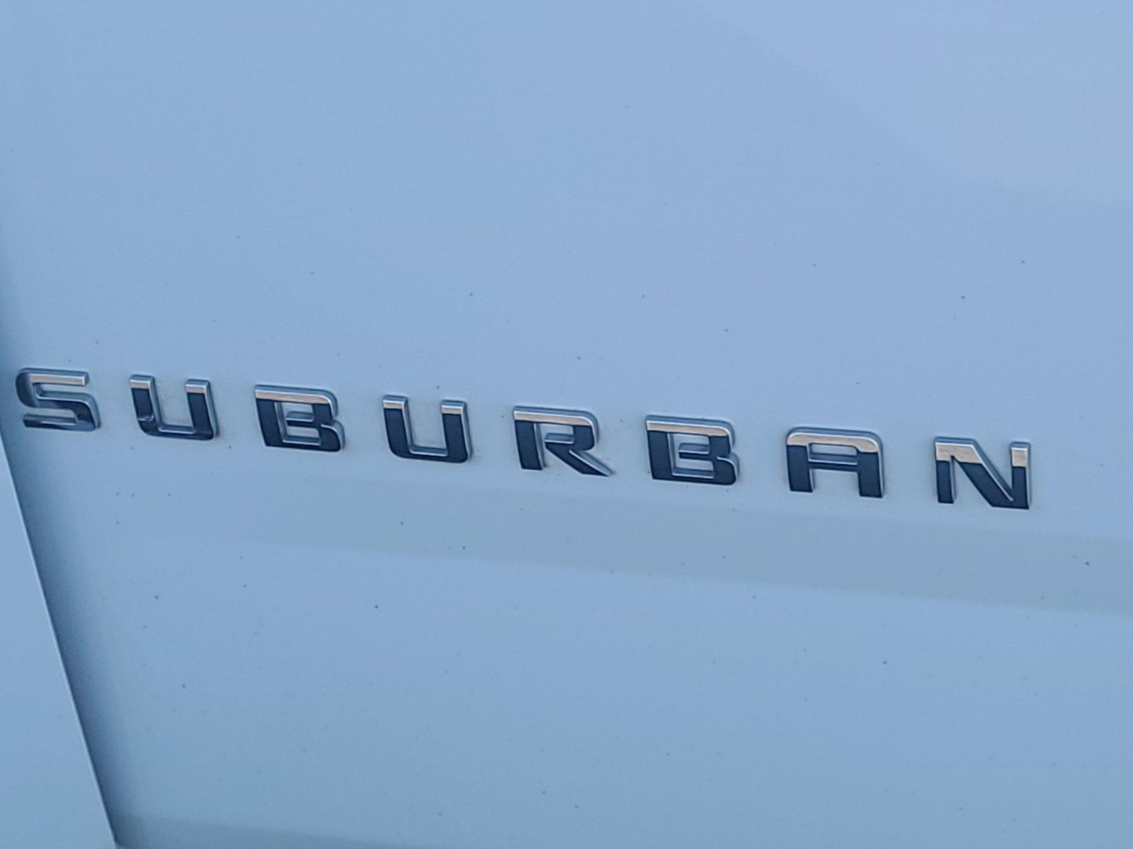 Used 2017 Chevrolet Suburban LT RWD image 24