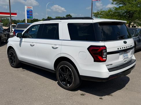 Used 2023 Ford Expedition Limited AWD/4WD image 3