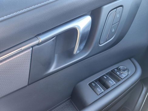 Used 2025 Buick Enclave Sport Touring image 18