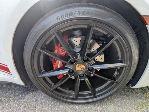 Used 2024 Porsche 911 Carrera RWD image 11