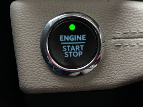 Used 2022 Ford Expedition Limited image 22