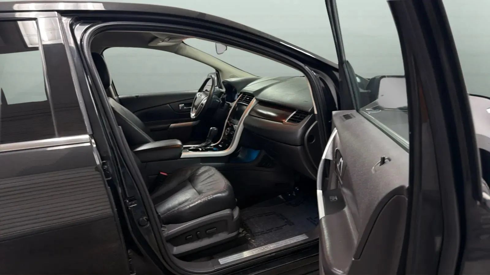 Used 2013 Ford Edge Limited FWD image 21