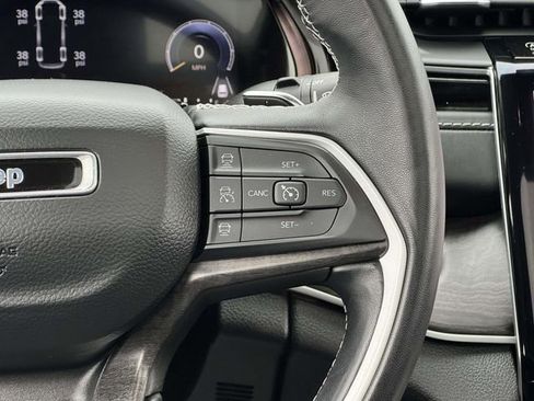 Used 2022 Jeep Grand Cherokee L Limited w/ Luxury Tech Group II image 27