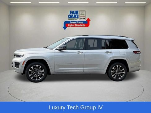 Used 2021 Jeep Grand Cherokee L Overland w/ Luxury Tech Group IV AWD/4WD image 12