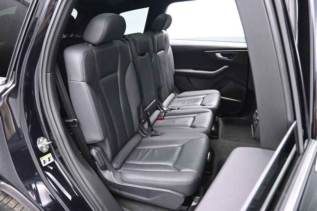 Used 2021 Audi Q7 3.0T Premium Plus w/ Premium Plus Package AWD/4WD image 19