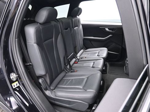Used 2021 Audi Q7 3.0T Premium Plus w/ Premium Plus Package AWD/4WD image 19