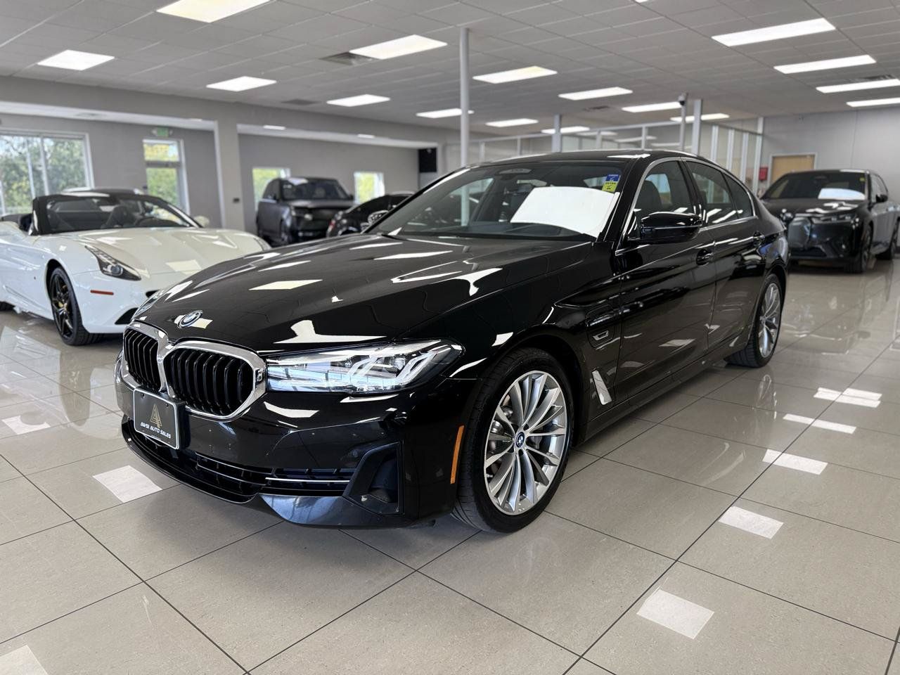 Used 2023 BMW 530e w/ Premium Package RWD image 8