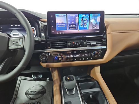 New 2026 Nissan Pathfinder Platinum AWD/4WD image 17