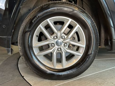 Used 2017 Jeep Grand Cherokee Overland w/ Jeep Active Safety Group AWD/4WD image 26