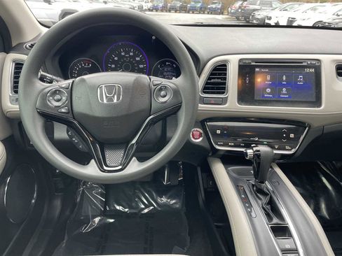 Used 2018 Honda HR-V EX image 8