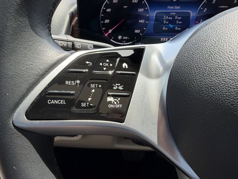 Used 2025 Mercedes-Benz GLB 250 image 29