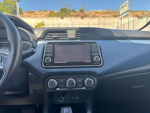 Used 2025 Nissan Versa SV FWD image 17