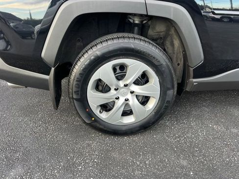 Used 2021 Toyota RAV4 LE image 13