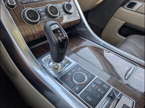 Used 2014 Land Rover Range Rover Sport HSE image 19